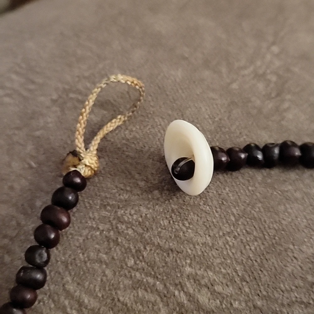 VTG 1970s Unisex Lucky Sea Bean Beaded Barbarian Surfer Festival Choker Necklace